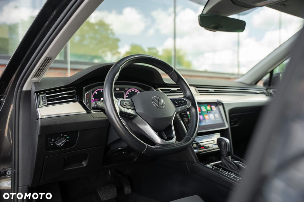 Volkswagen Passat 2.0 TDI SCR Highline DSG - 24