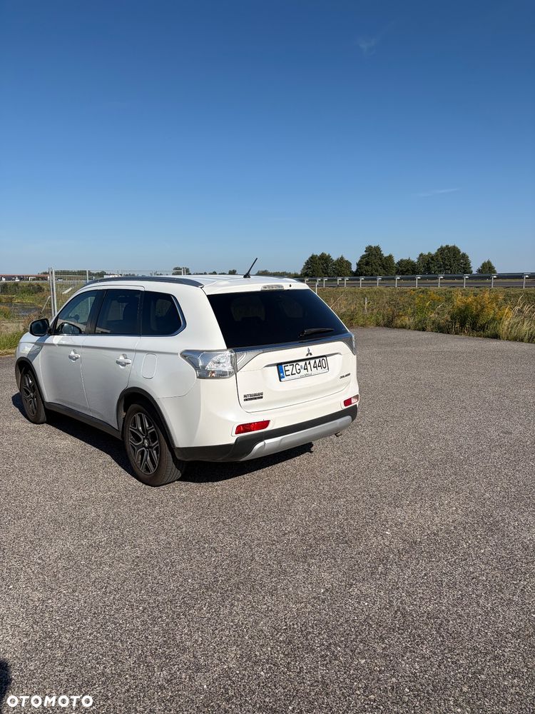 Mitsubishi Outlander 2014 photo 4
