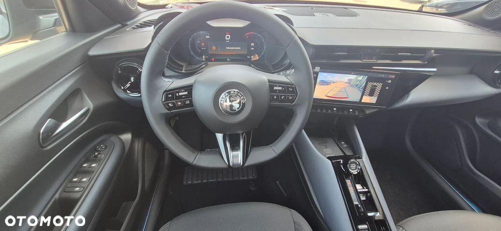 Alfa Romeo Junior 1.2 mHEV Sprint eDCT - 12