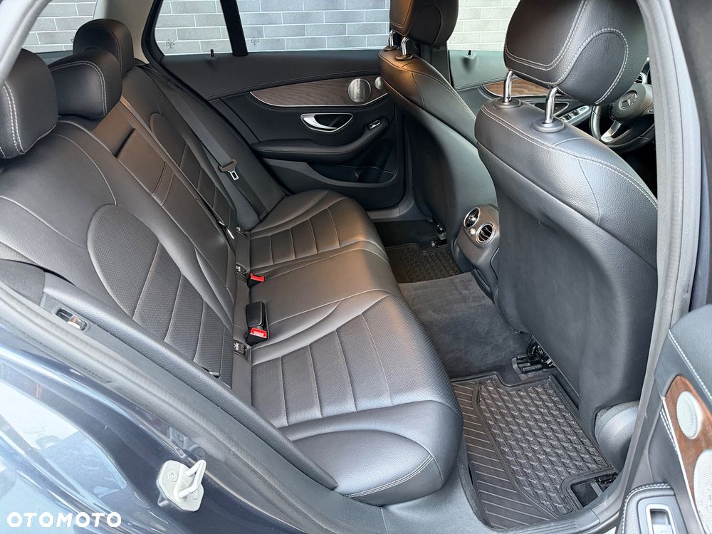 Mercedes-Benz Klasa C 200 Avantgarde - 32