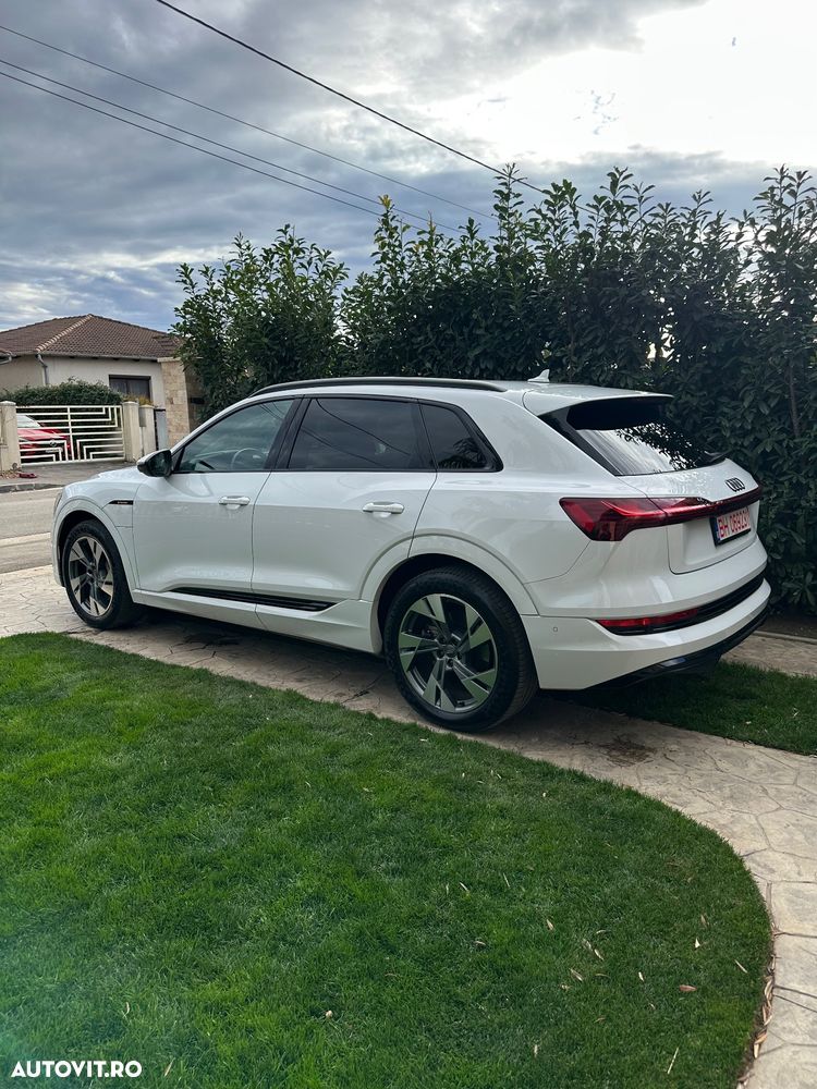 Audi e-tron 50 quattro S line - 4