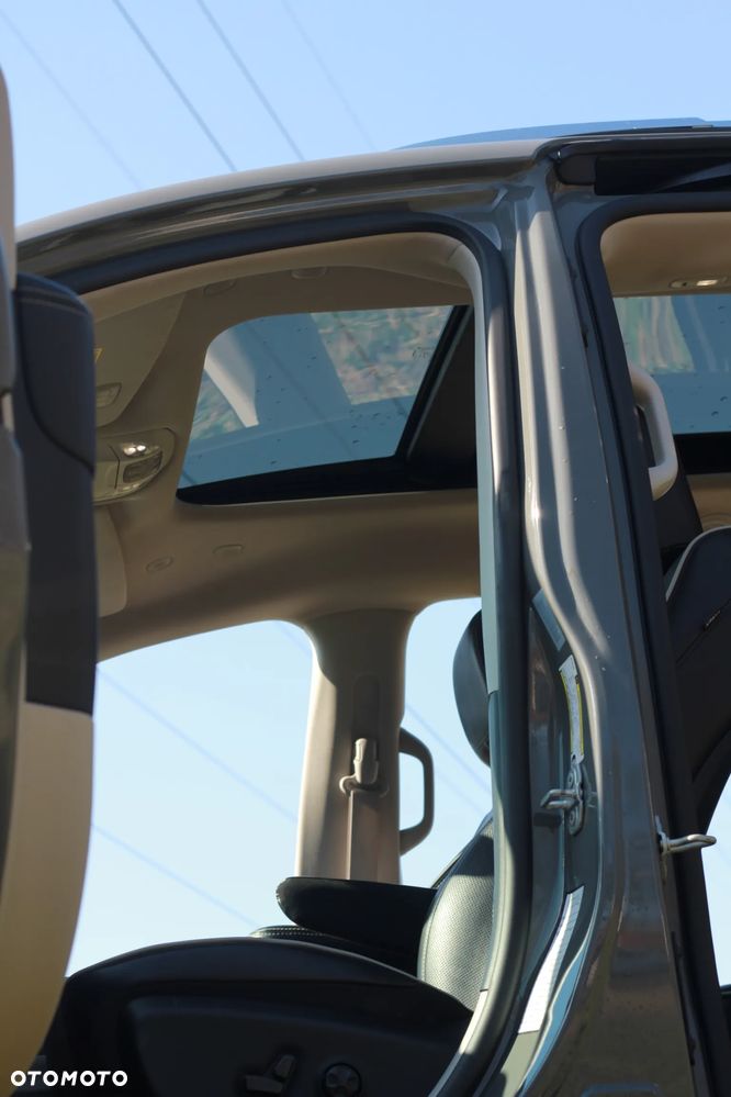 Chrysler Pacifica - 30