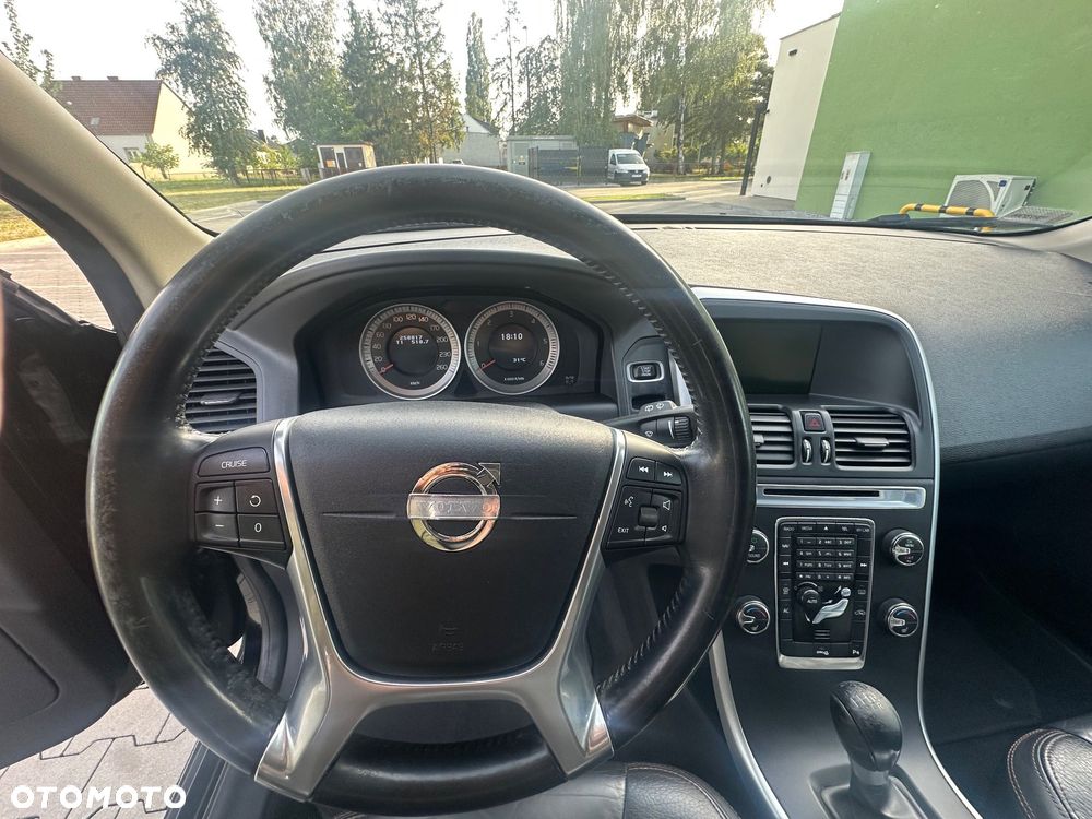 Volvo XC 60 DRIVe Momentum - 4