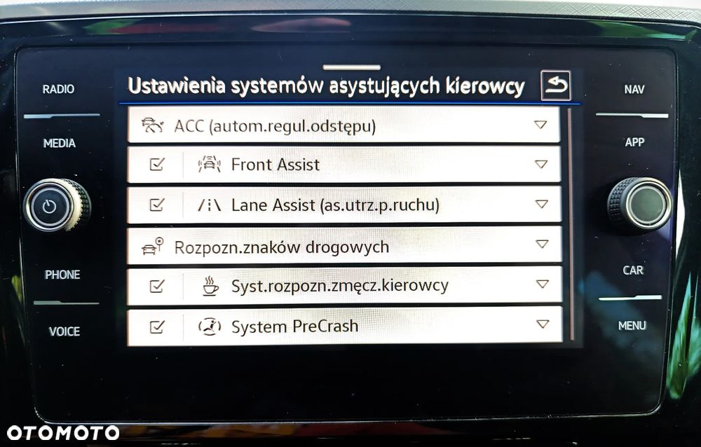 Volkswagen Passat 2.0 TDI Business DSG - 34