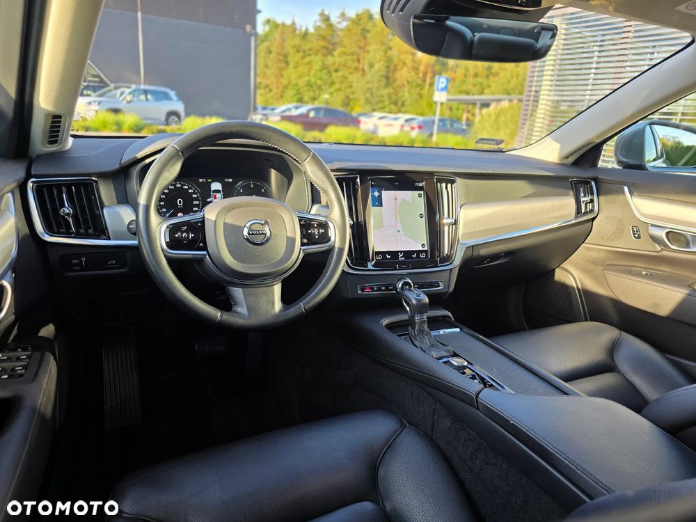 Volvo S90 D4 SCR Momentum Pro - 24