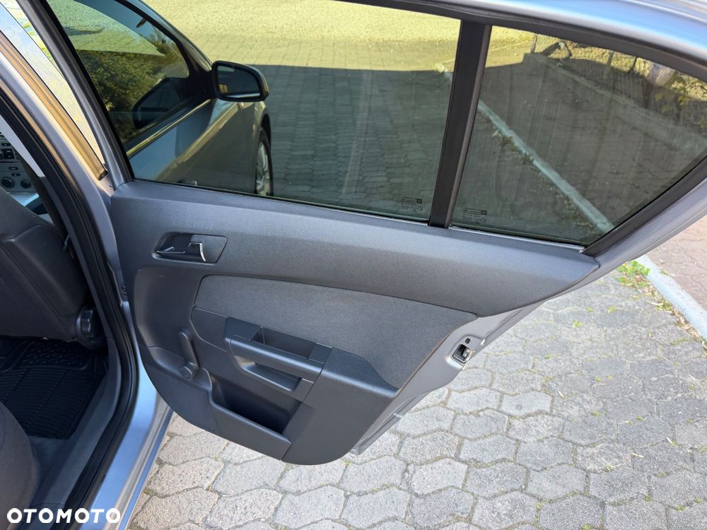 Opel Astra 1.6 Style - 18