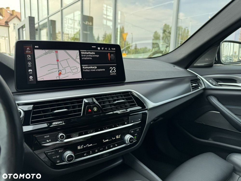 BMW Seria 5 530i xDrive GPF M Sport sport - 22