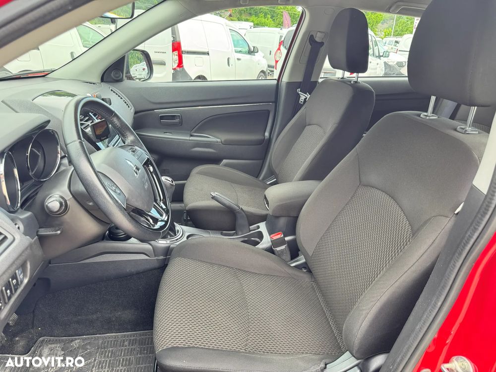 Mitsubishi ASX - 5