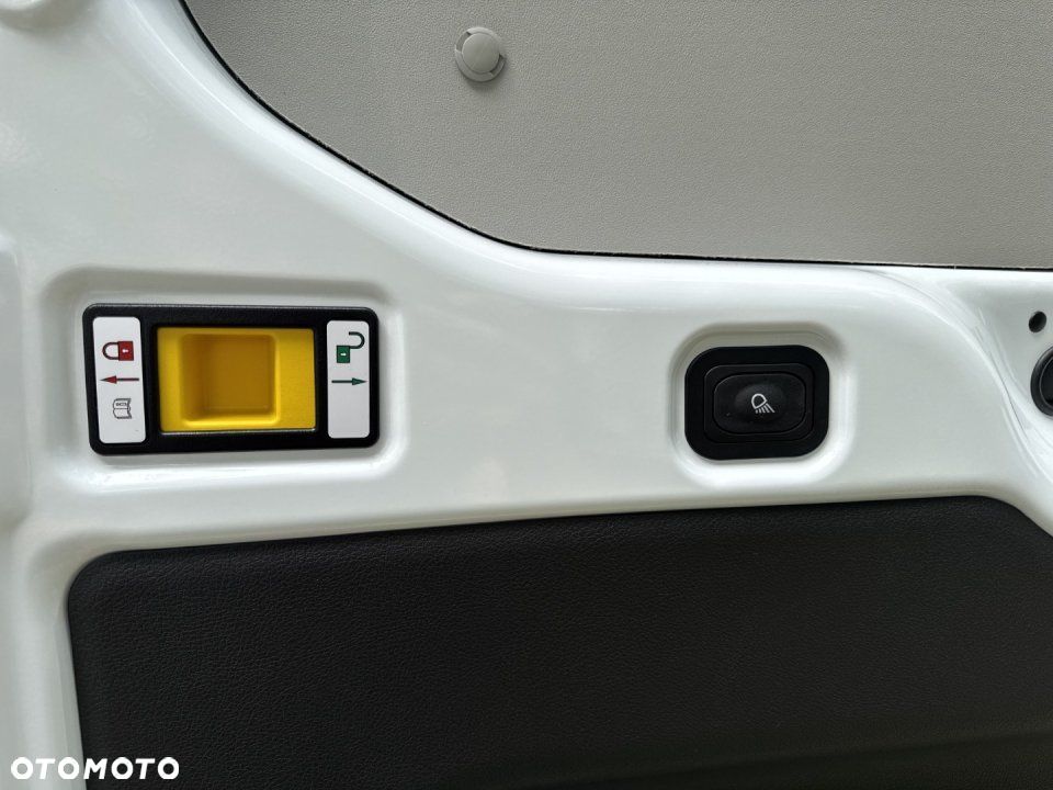 Ford Transit - 25