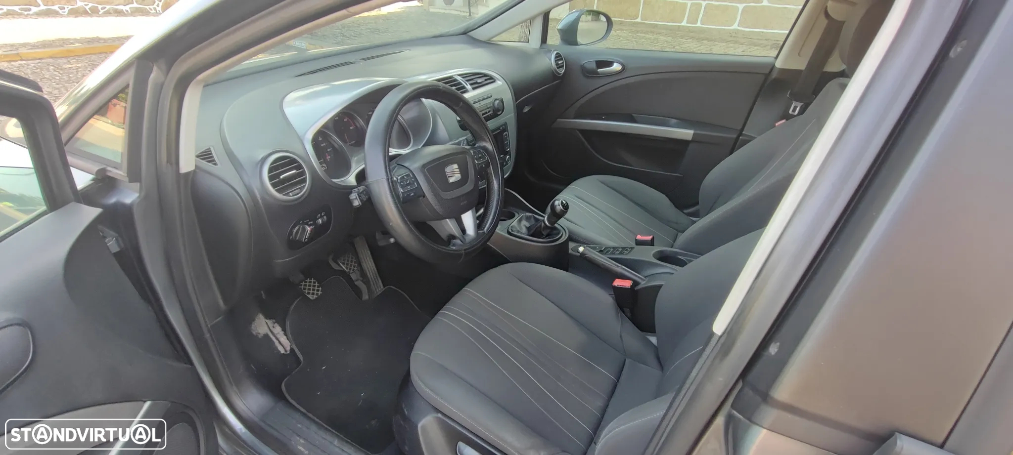 SEAT Leon 1.6 TDI Ecomotive Style - 8