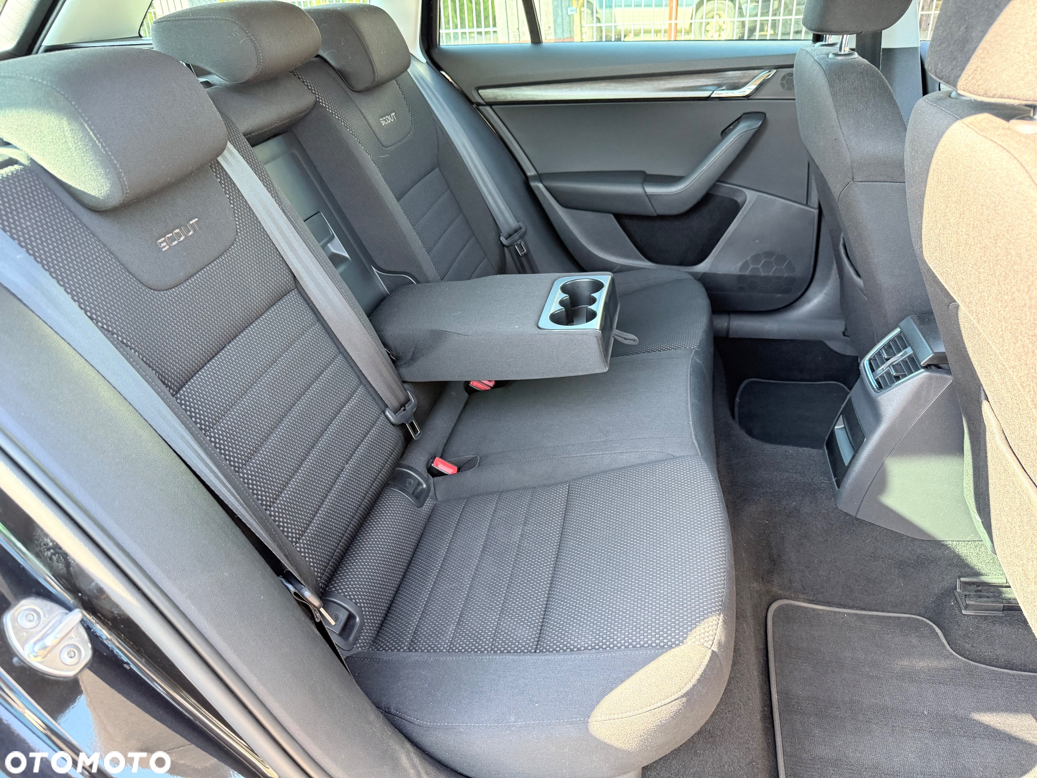 Skoda Octavia Combi 2.0 TDI 4x4 Scout - 29