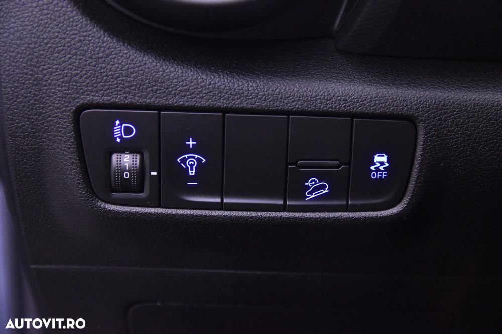 Hyundai KONA - 15
