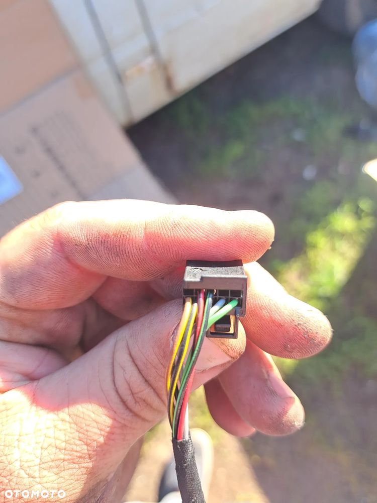 Lusterko lewe Mercedes B-Klasa III W247 A247 A2478100138 7 PIN - 8