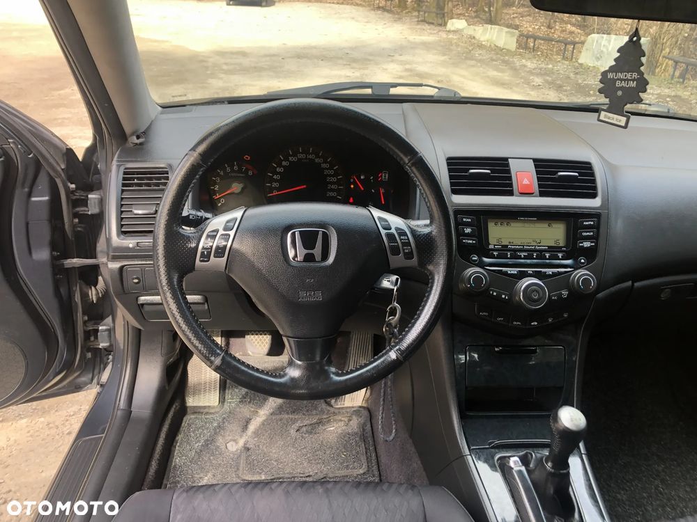 Honda Accord 2.0 Executive - 11