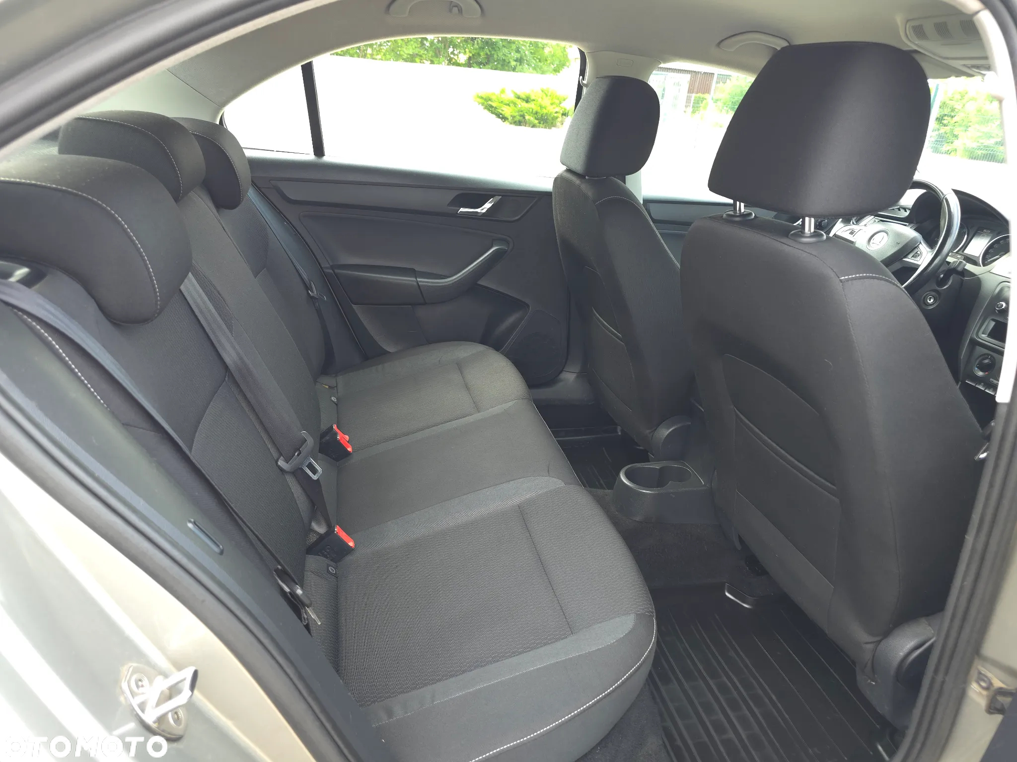 Skoda RAPID 1.2 TSI Ambition Max - 12