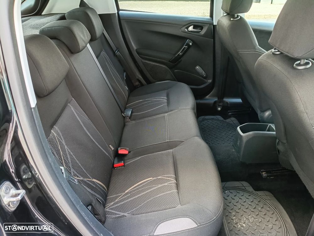 Peugeot 208 1.4 HDi SE Style - 6
