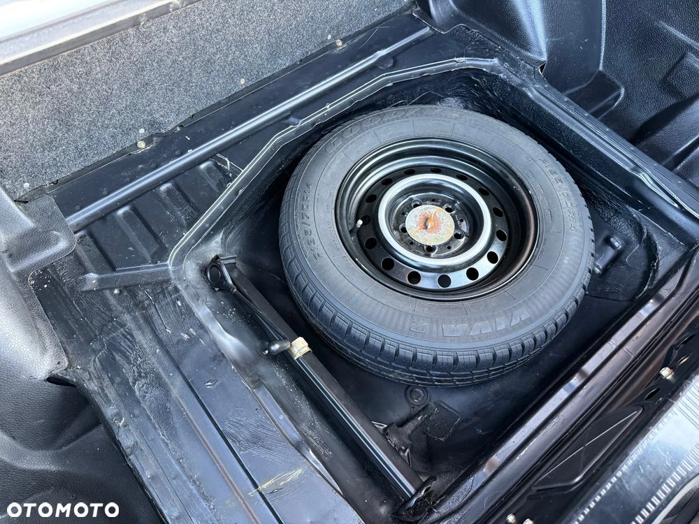 Mercedes-Benz W123 - 35