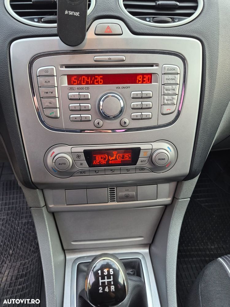 Ford Focus 1.6 Trend - 11