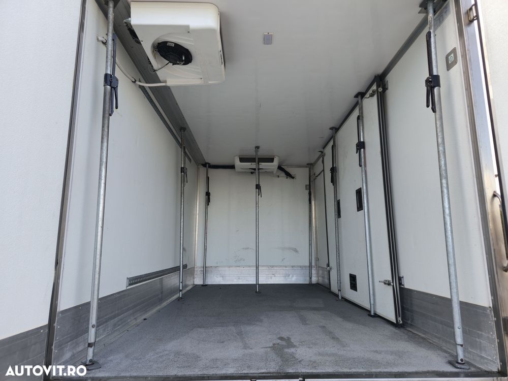 Mercedes-Benz Sprinter - 10