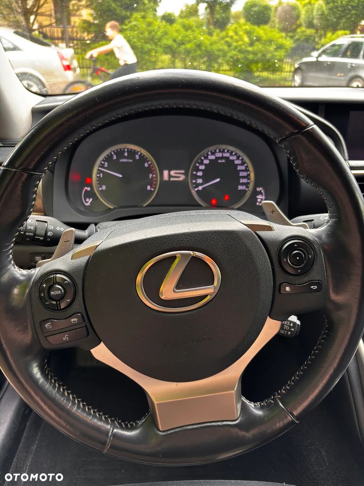Lexus IS 200t Elite - 8