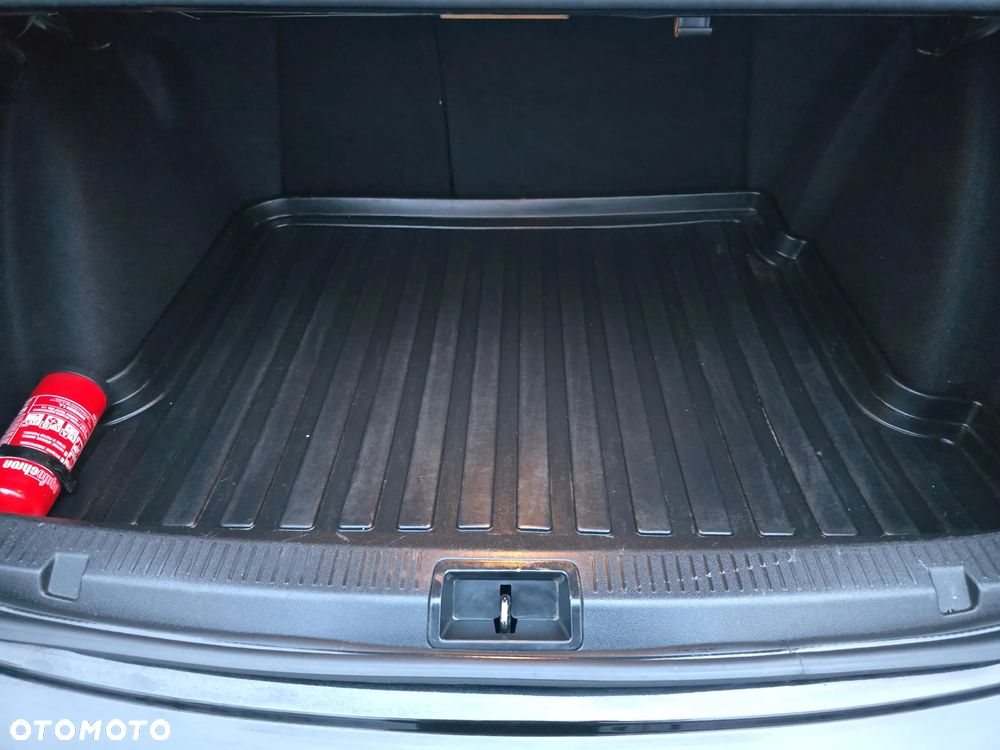 Renault Fluence 1.6 16V Expression Euro5 - 17