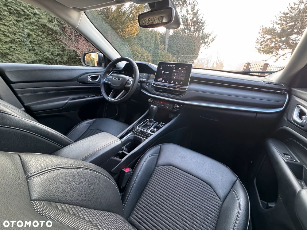 Jeep Compass - 28