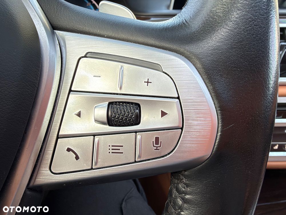 BMW Seria 7 - 16