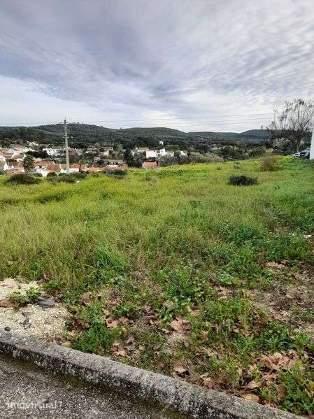 Terreno amplo com bons acessos - Grande imagem: 5/6