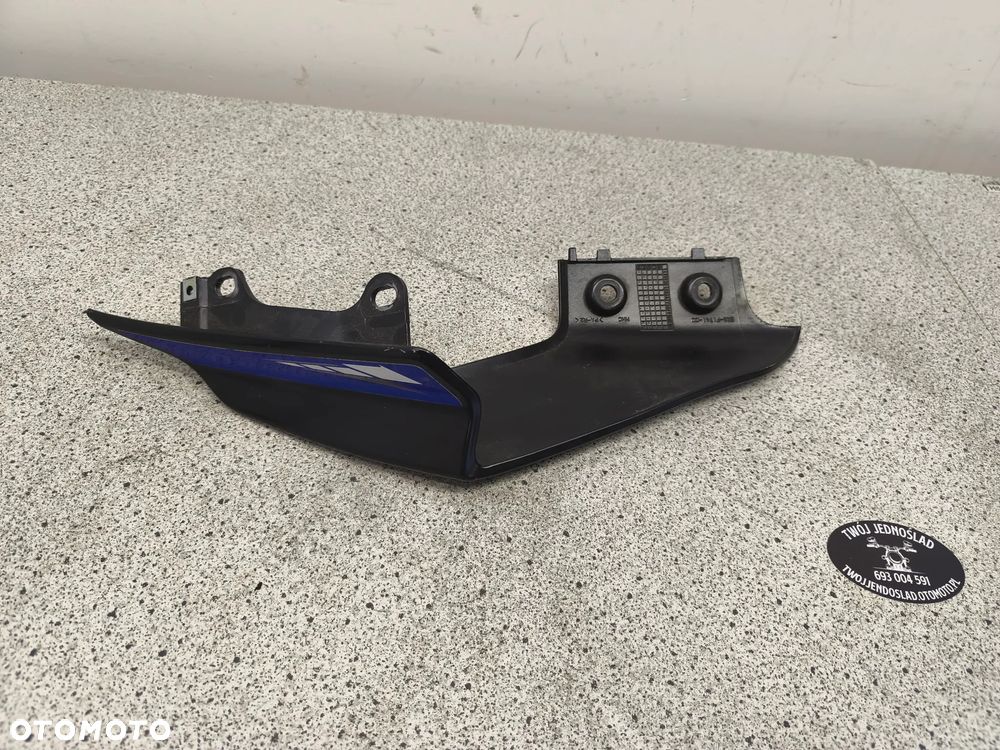 Zadupek, ogon prawy, owiewka, osłona prawa, bok, boczek Yamaha R125 R 125 2023