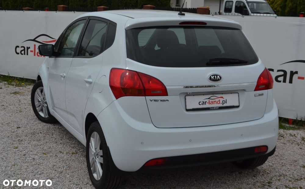 Kia Venga - 10