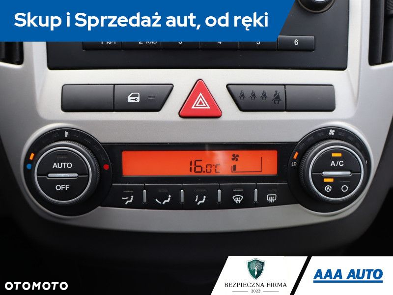 Kia Ceed - 14