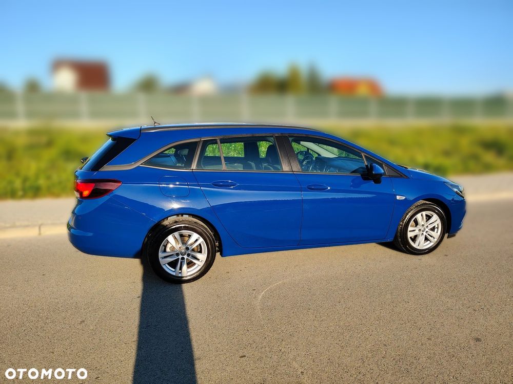 Opel Astra 1.0 T Essentia S&S - 24