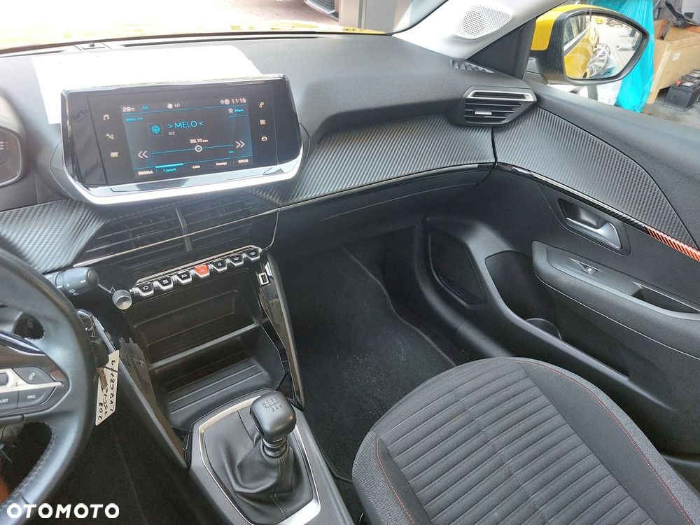 Peugeot 208 - 21