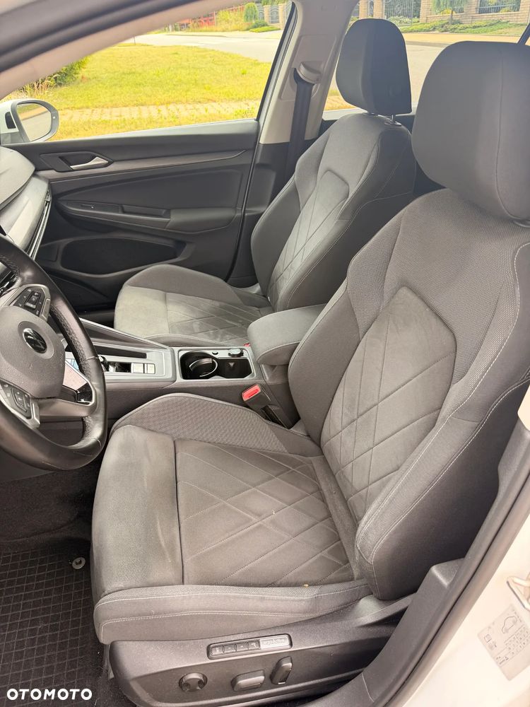 Volkswagen Golf 1.5 eTSI EVO Style DSG - 6