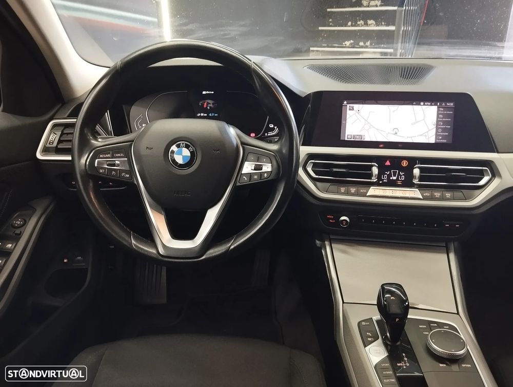 BMW 330 e Auto - 18