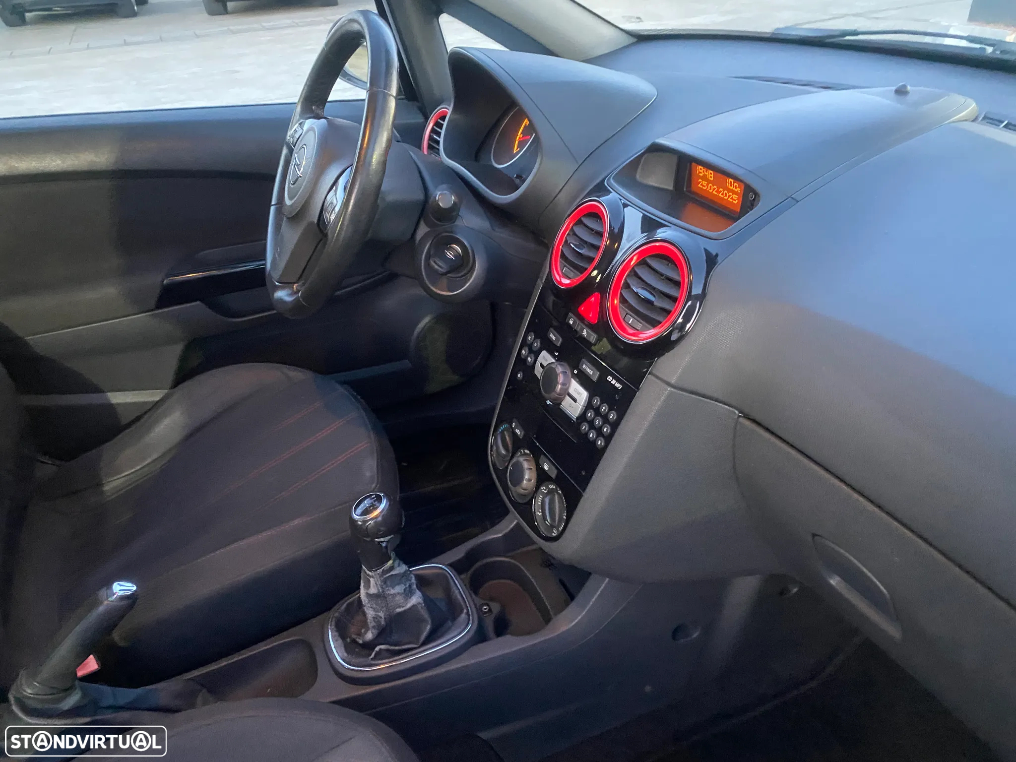 Opel Corsa 1.2 Black Edition - 10
