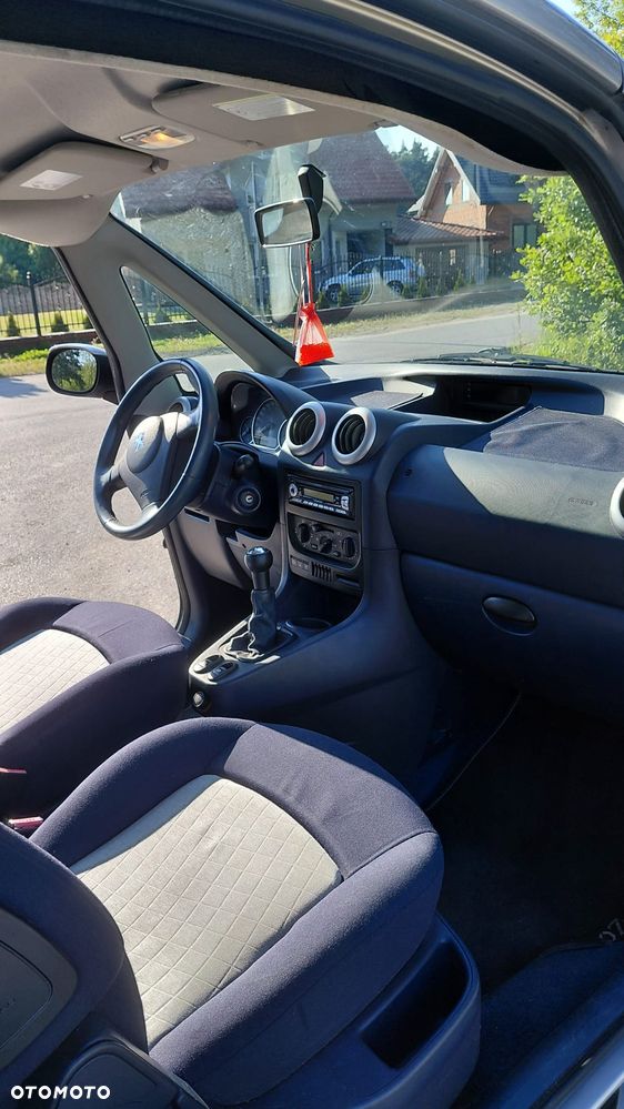 Peugeot 1007 - 13
