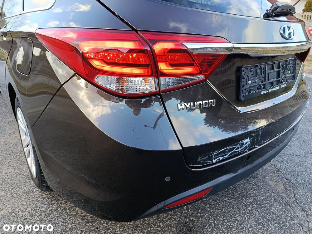 Hyundai i40 Kombi blue 1.6 Family+ - 37