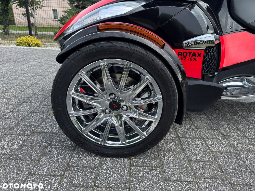 Can-Am Spyder - 19