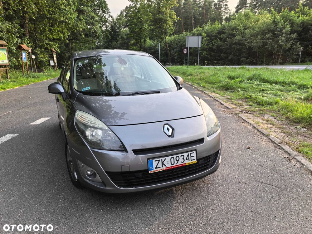 Renault Grand Scenic - 1