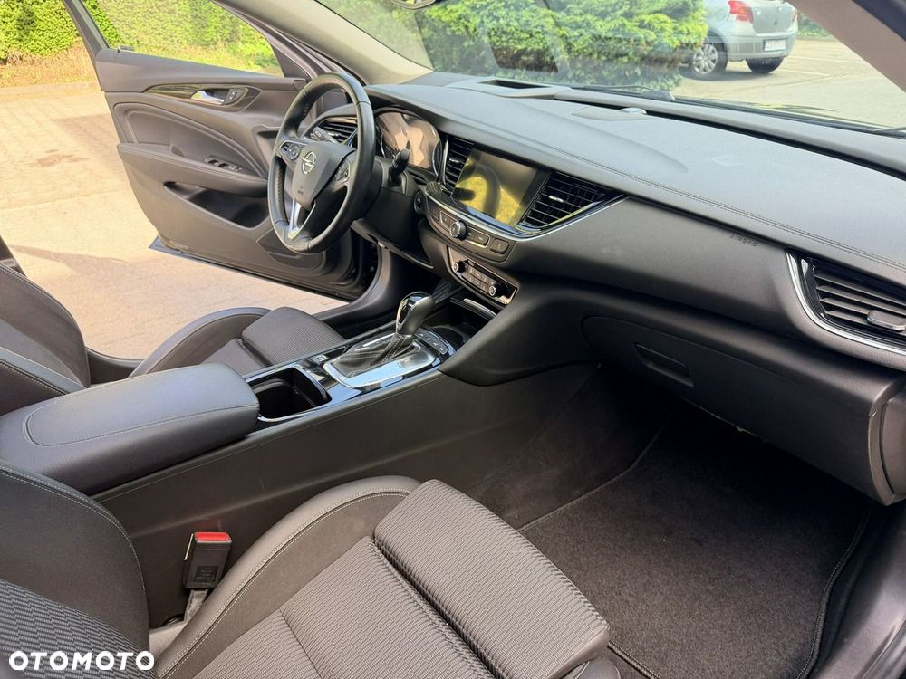 Opel Insignia - 30