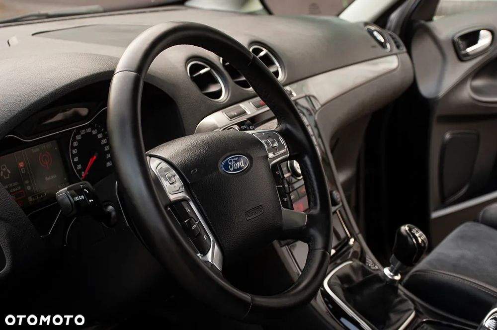 Ford S-Max 2.2 TDCi DPF Titanium X - 35