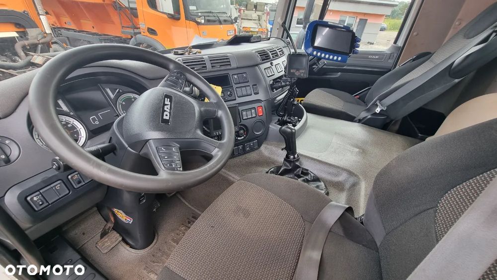 DAF CF 330 - 6