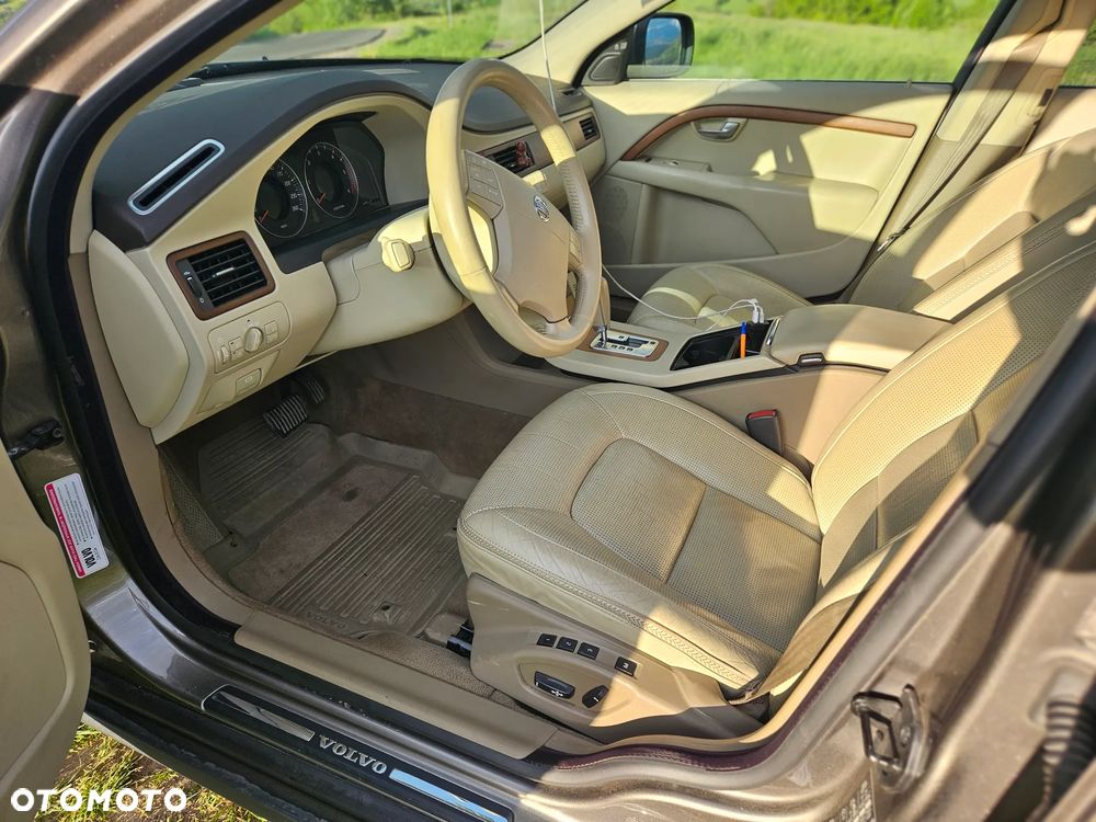 Volvo XC 70 - 9