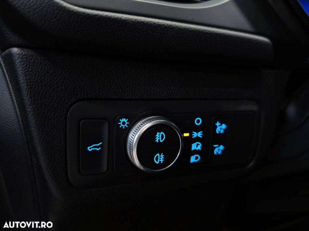 Ford Kuga 1.5 TDCi 2x4 Aut. ST-Line - 27