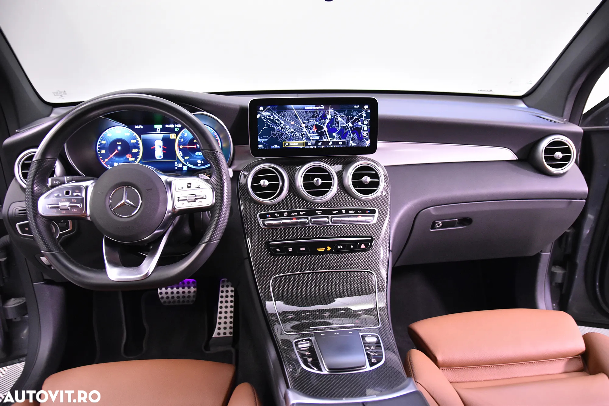 Mercedes-Benz GLC Coupe 300 e 4Matic 9G-TRONIC AMG Line - 9
