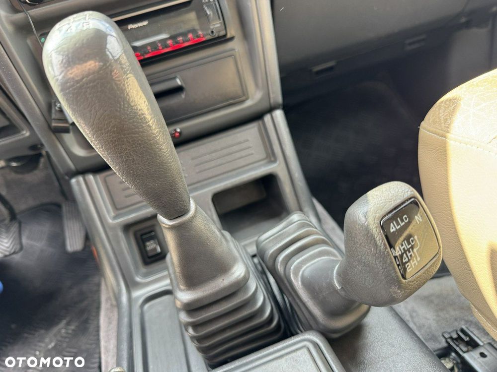 Mitsubishi Pajero - 17