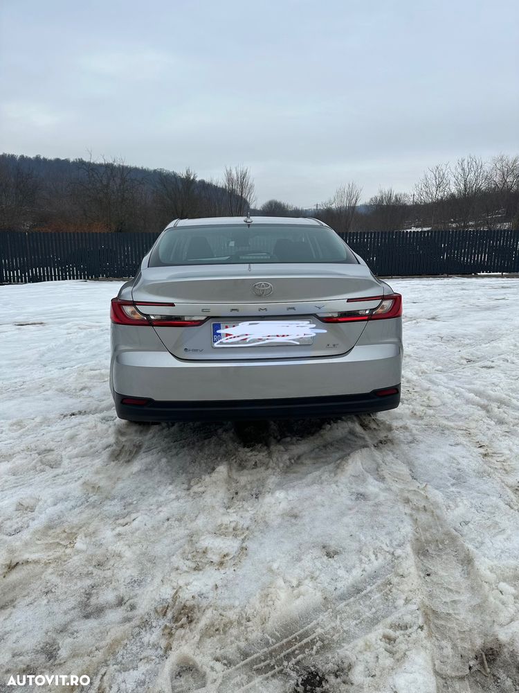 Toyota Camry Luxury - 2