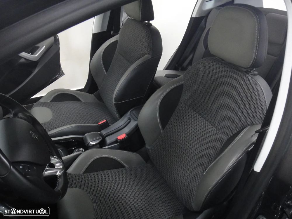 Peugeot 2008 PureTech 110 Stop&Start EAT6 Allure — fotografia 10