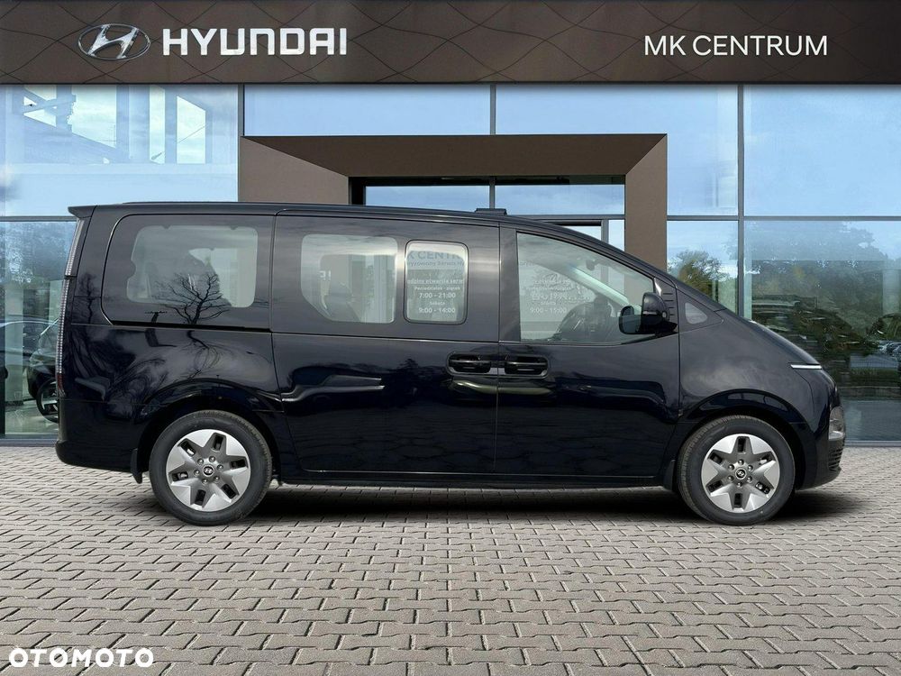 Hyundai Staria - 6
